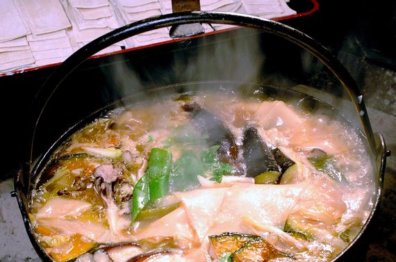 群馬県の郷土料理の一つである人気のおきりこみをご用意しております