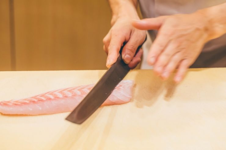 板前の見事な包丁さばき